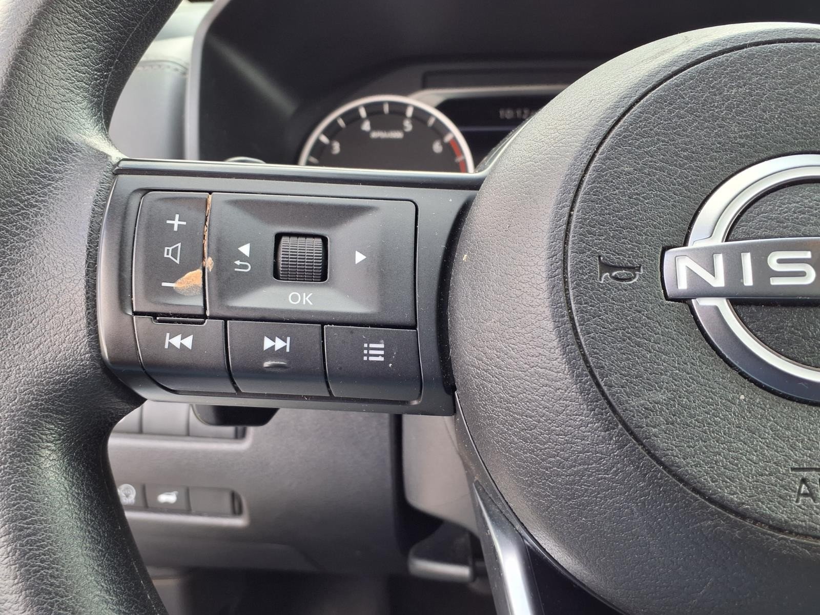 2024 Nissan Rogue SV Black at Robbins Nissan