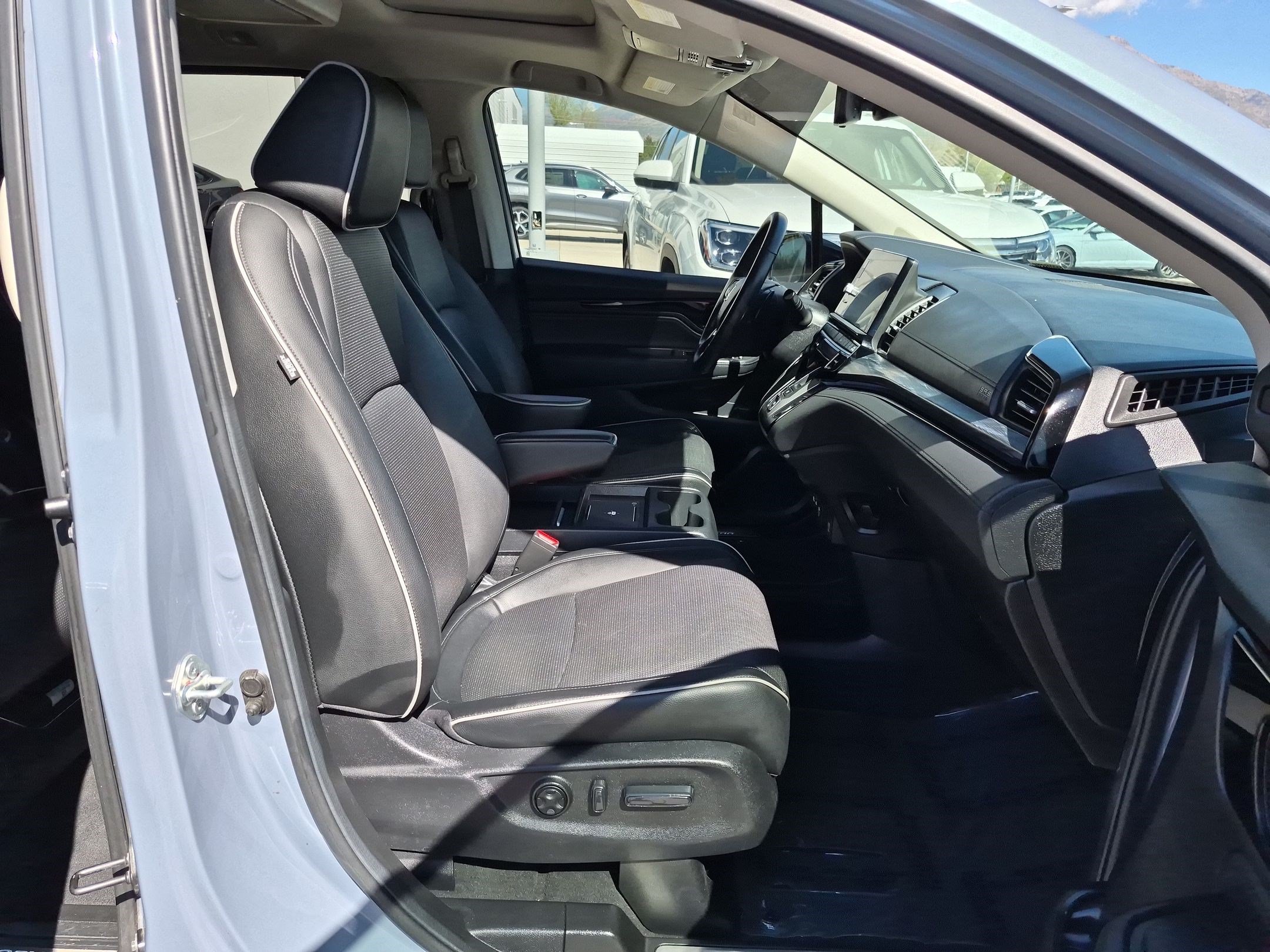 Used 2025 Modern Steel Metallic Honda Elite image 31