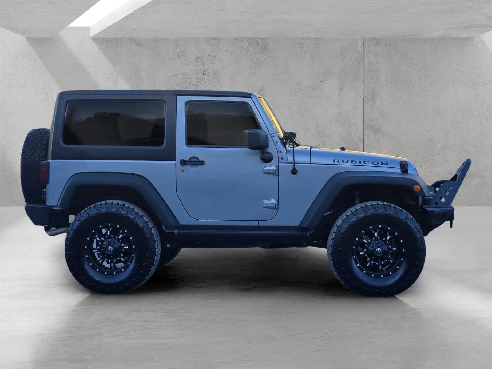 Used 2014  Jeep Rubicon image 3
