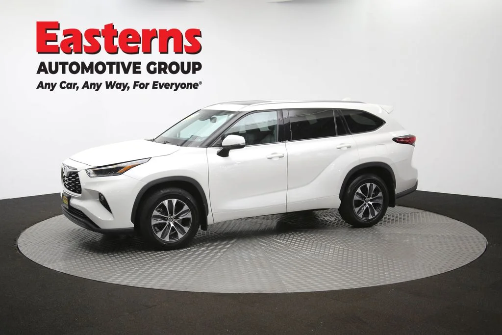 Used 2021 White Toyota XLE image 59