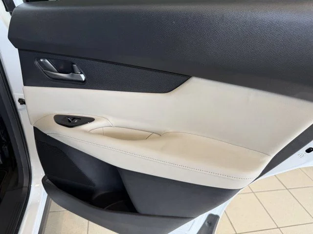 Used 2026 White Nissan SL image 28