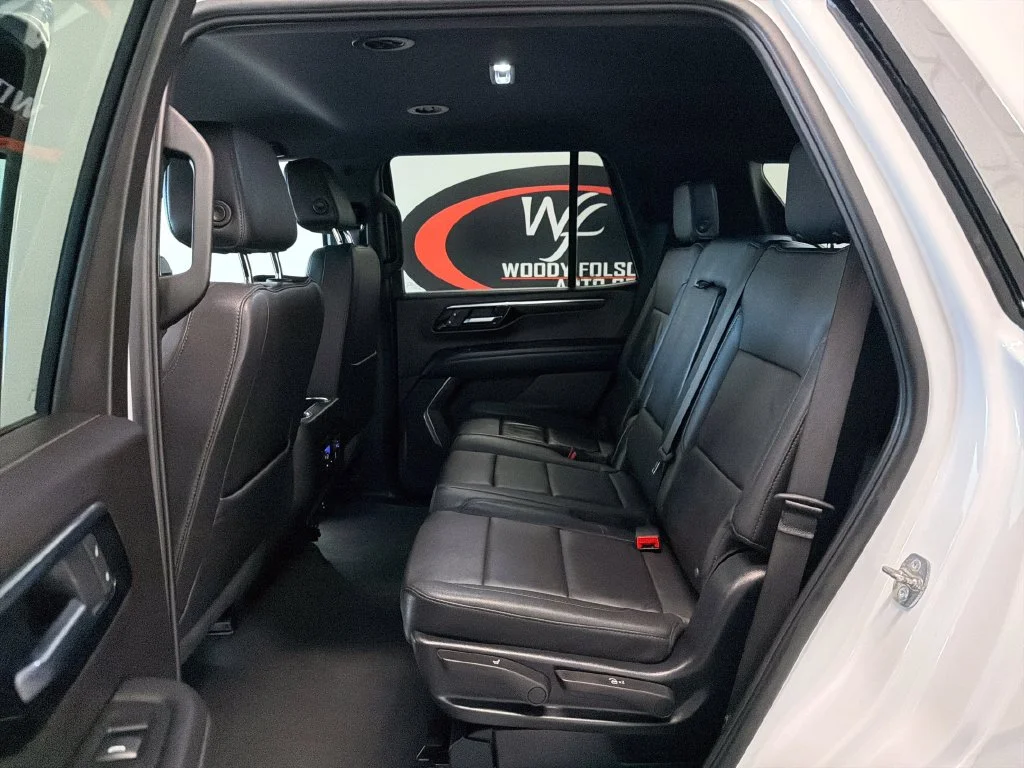 Used 2025 White Chevrolet LT image 16