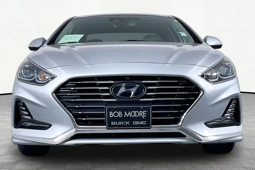 Certified Used 2019 Silver Hyundai Limited image 2