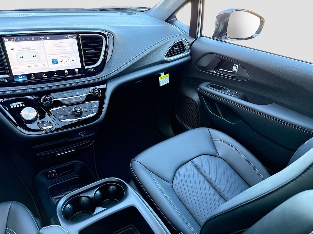 2026 Chrysler Pacifica Select - Photo 27