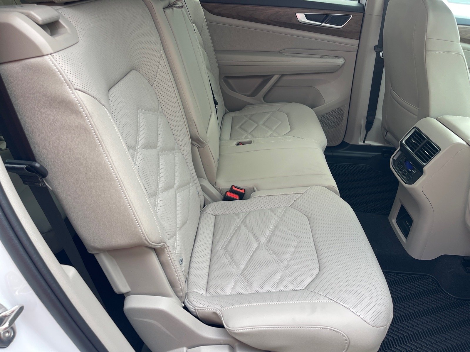 2026 Volkswagen Atlas SE - Photo 16