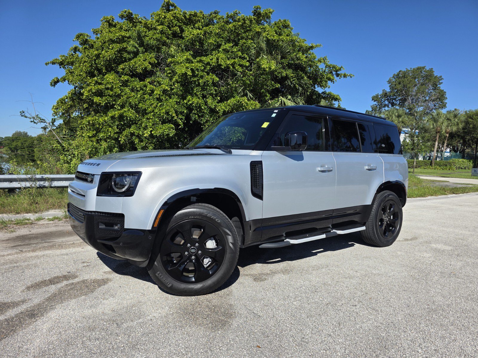 2023 Land Rover Defender