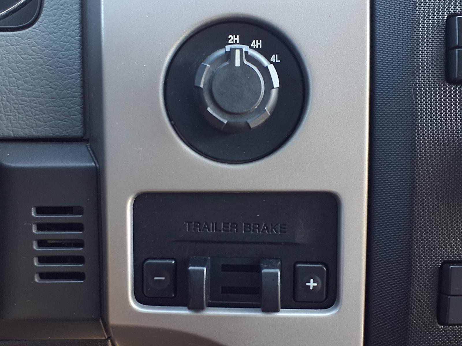 Used 2012 Oxford White Ford XL image 8