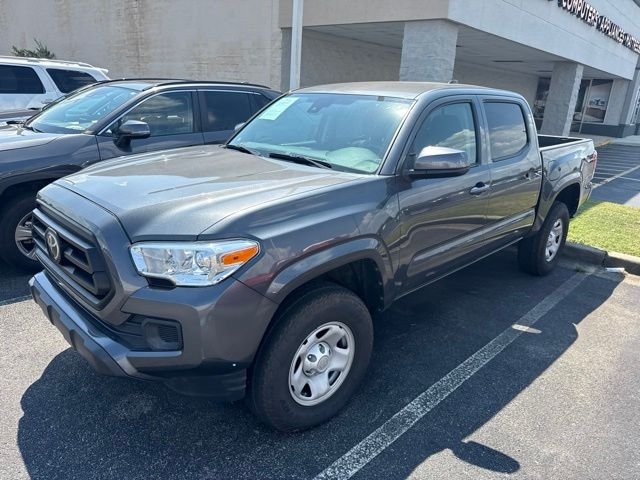 Used 2023  Toyota  image 12