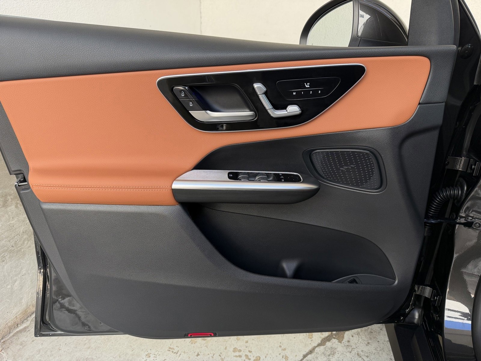 New 2026 Graphite Grey Metallic Mercedes-Benz GLC 300 image 40