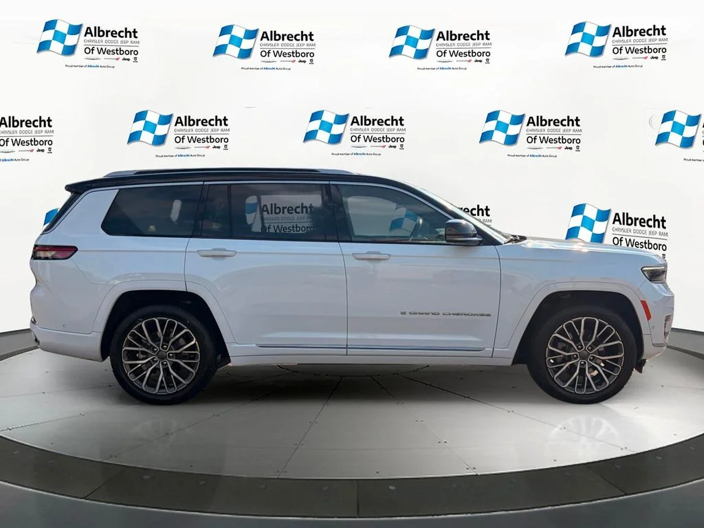 Used 2023 White Jeep Summit image 6