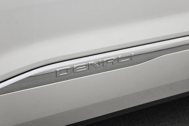2017 GMC Acadia Denali - Photo 35