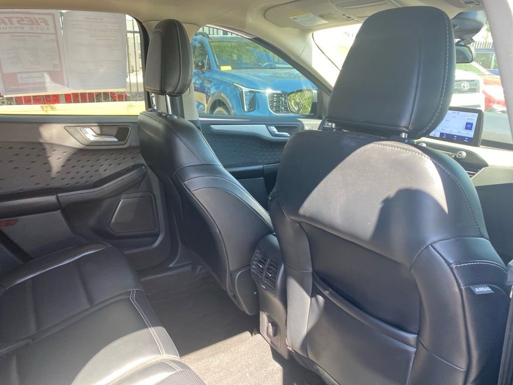 Used 2020 Blue Ford SEL image 17