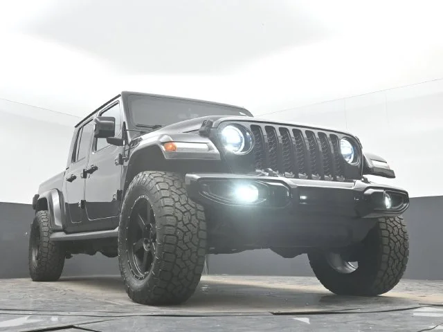 Used 2023 Black Clearcoat Jeep High Altitude image 42