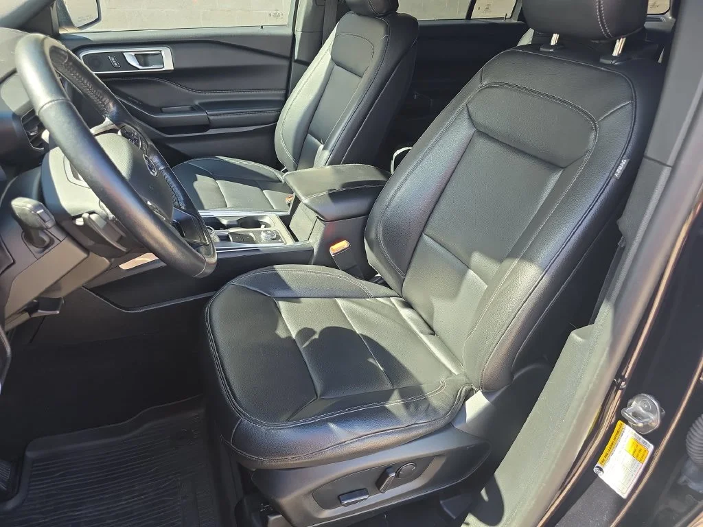 Used 2020 Black Ford XLT image 7