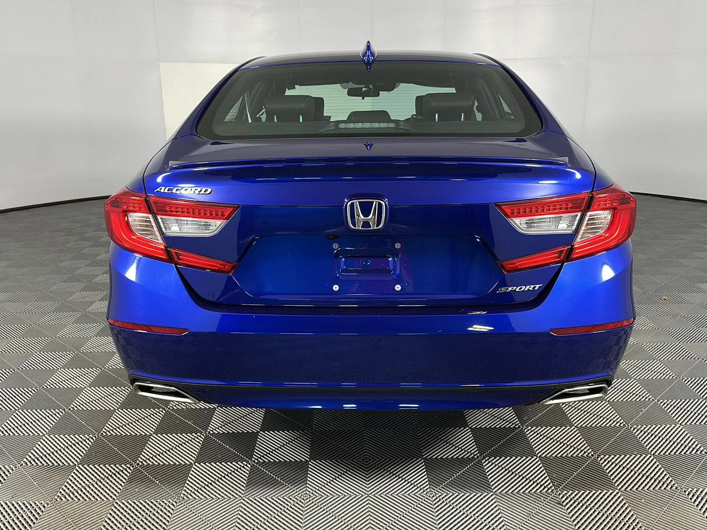 Used 2019 Still Night Pearl Honda Sport image 21