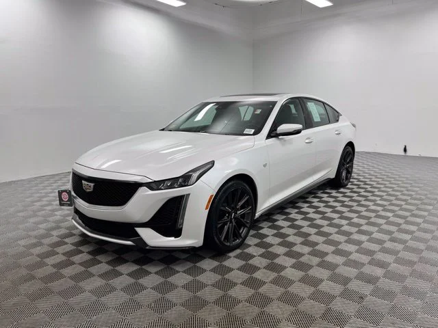 Used 2020 White Cadillac Sport image 3