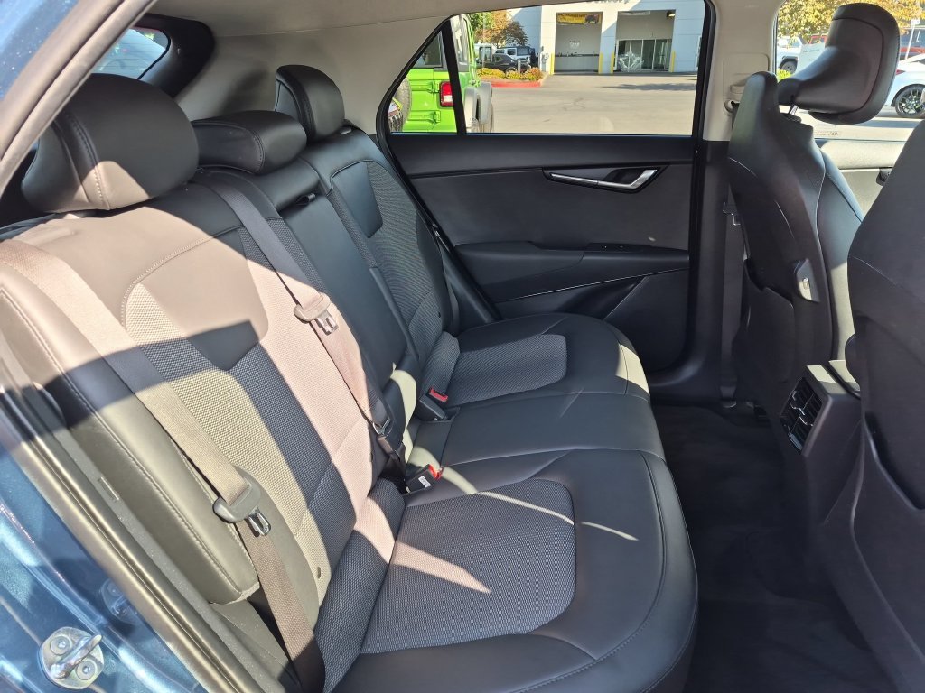 Used 2023 Blue Kia Wind image 27