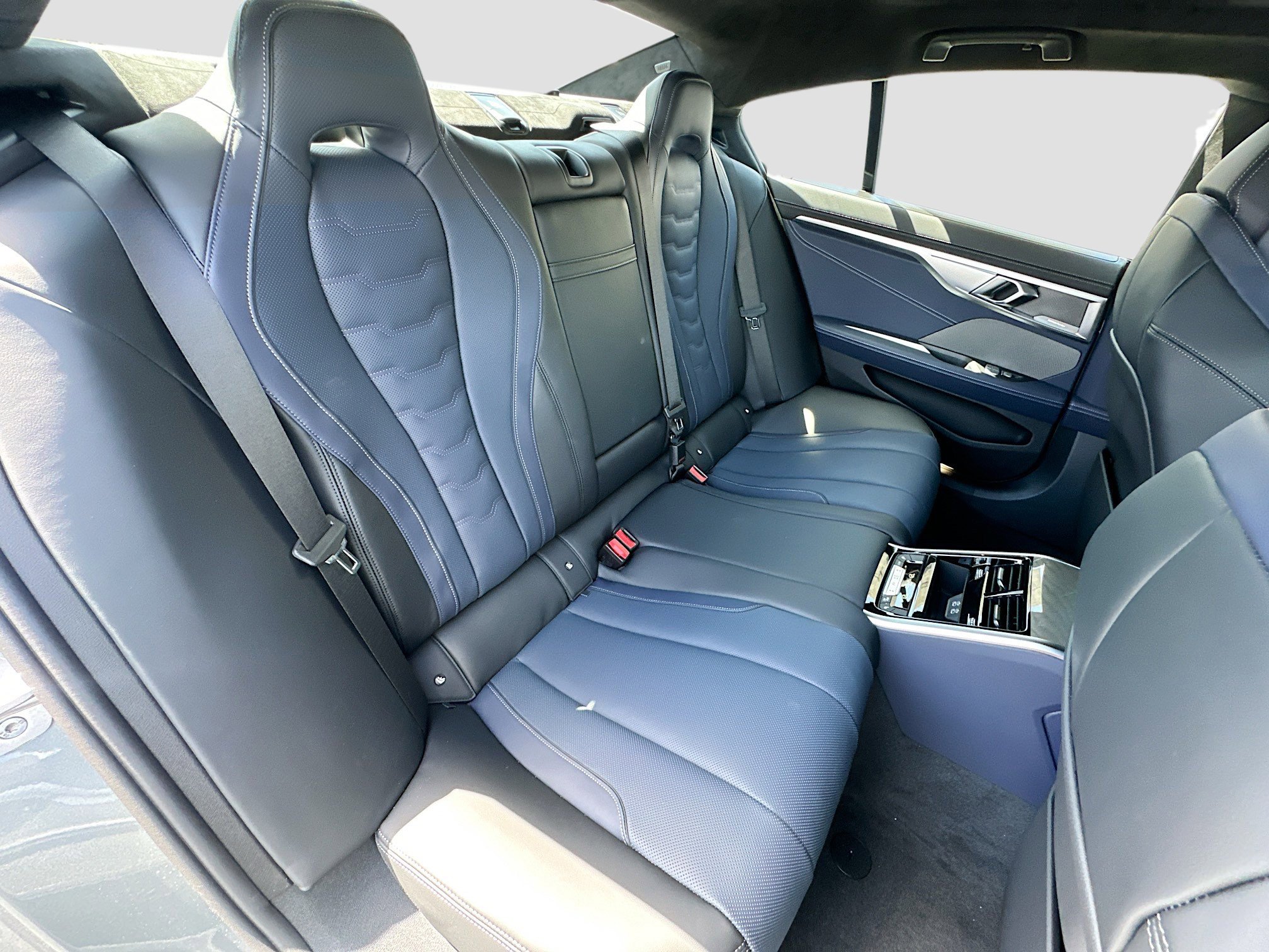 2026 BMW 8 Series 840i - Photo 22