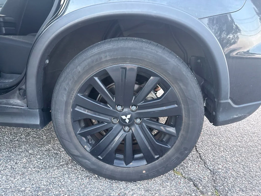 Used 2023 Black Mitsubishi 2.0 ES image 14