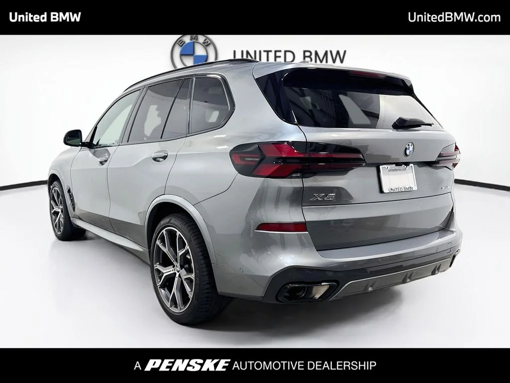 Used 2024 Gray Metallic BMW sDrive40i image 7