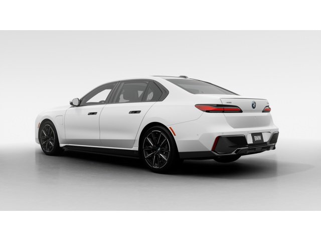New 2026 Alpine White BMW 750e xDrive image 2