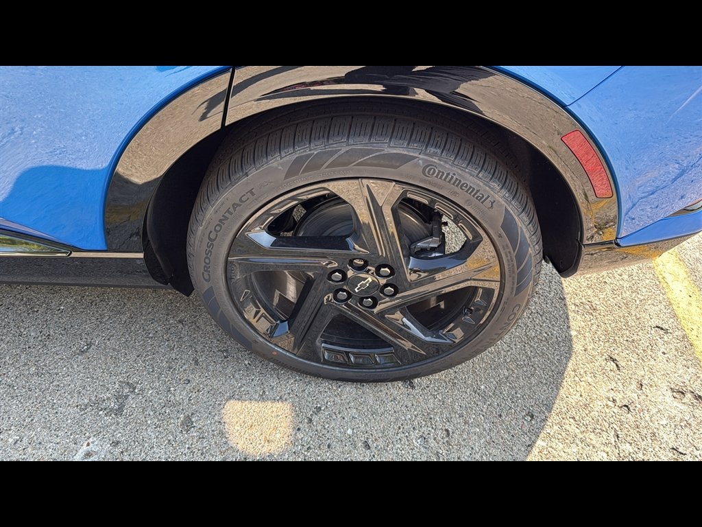 2025 Chevrolet Equinox EV RS - Photo 25