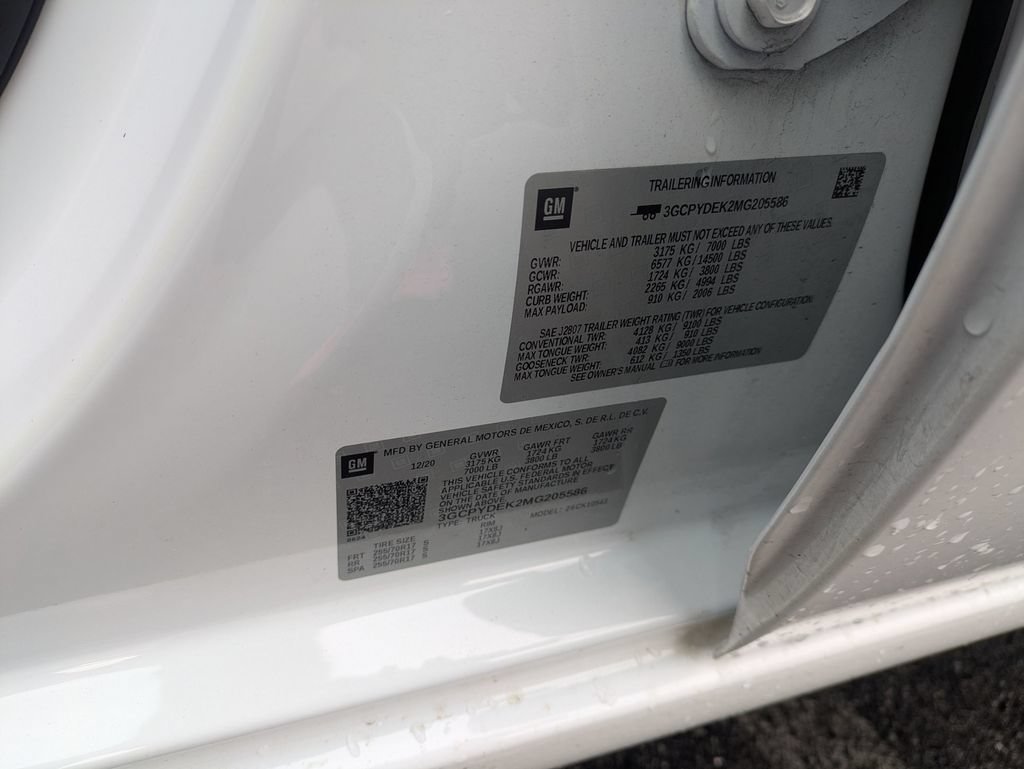Used 2021 SUMMIT WHITE Chevrolet LT image 29