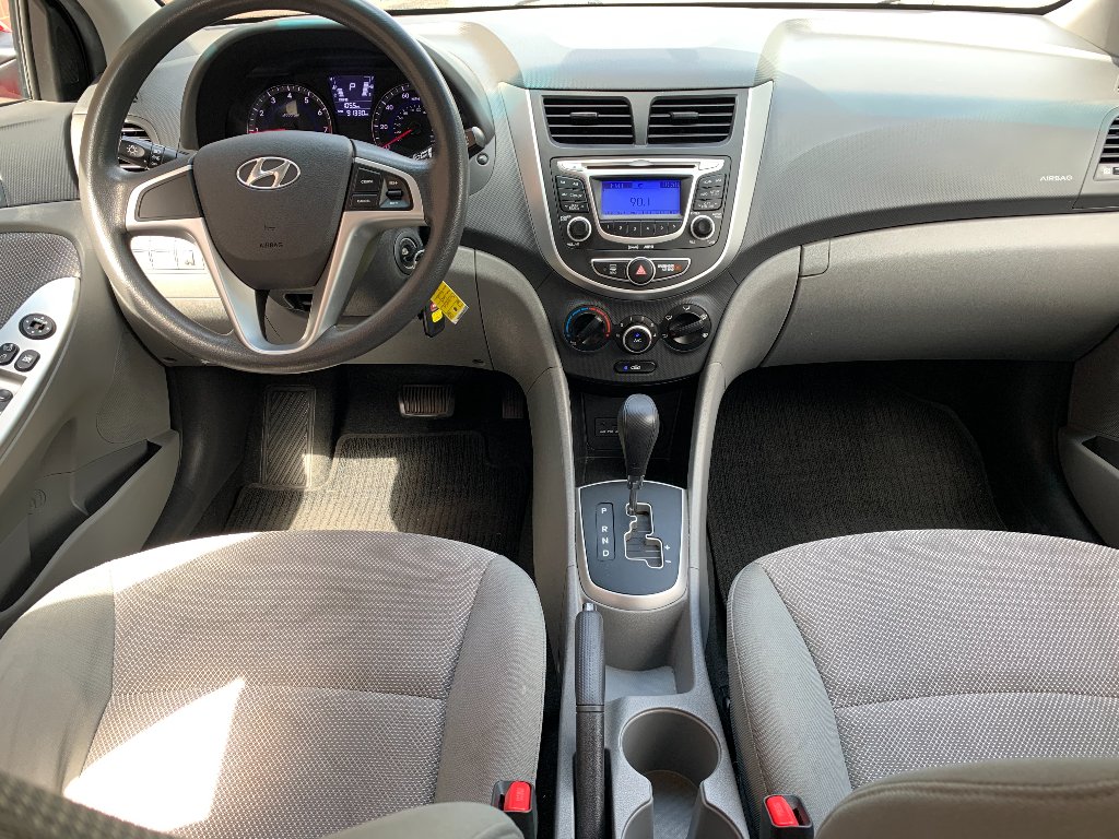 Used 2013 Boston Red Metallic Hyundai GS image 10