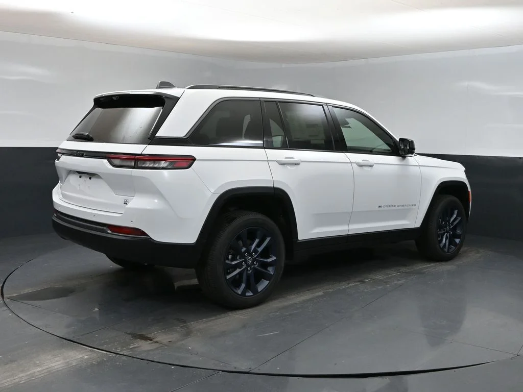 New 2026 Bright White Clearcoat Jeep  image 2
