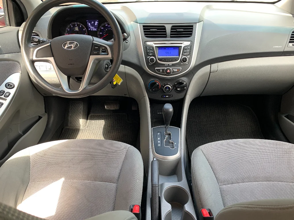 Used 2013 Boston Red Metallic Hyundai GS image 10