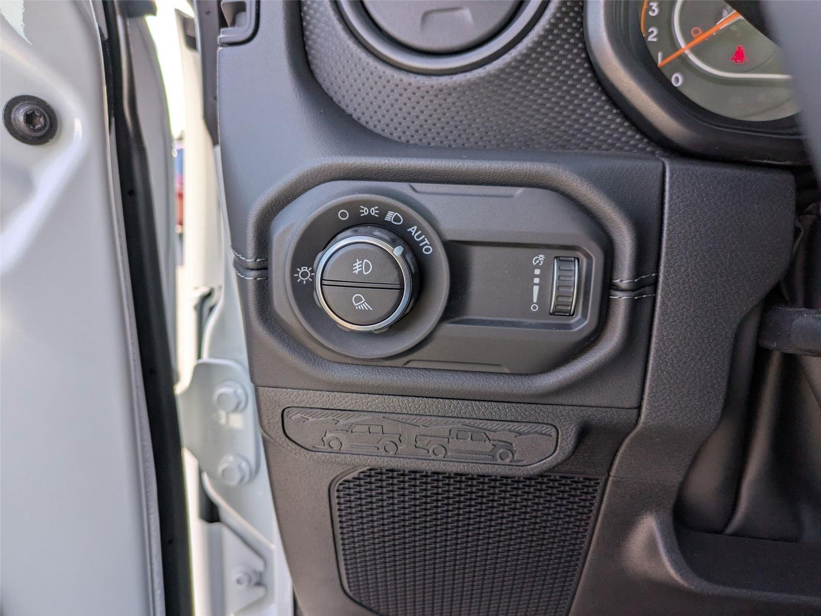 Used 2025 Bright White Clearcoat Jeep Rubicon image 17