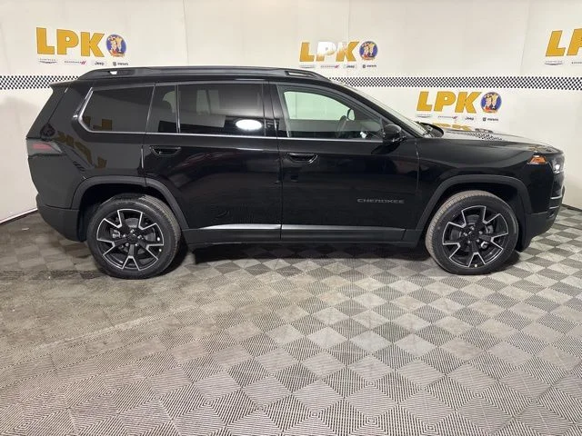 New 2026 Diamond Black Crystal Pearl-Coat Exterior Paint Jeep Overland image 2