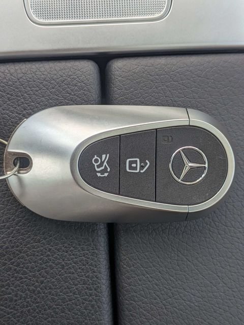 Used 2024  Mercedes-Benz CLE 300 image 32