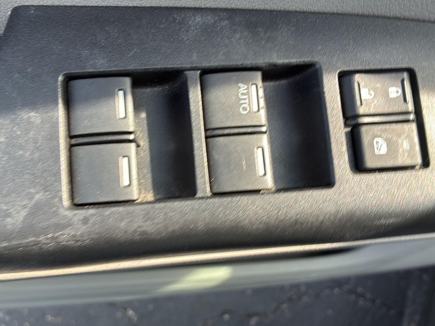 Used 2013  Honda EX image 9