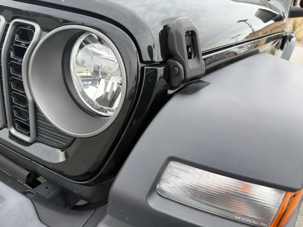 Used 2025 Black Jeep Sport S image 10