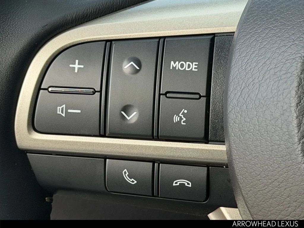Used 2020 White Lexus 350 image 21