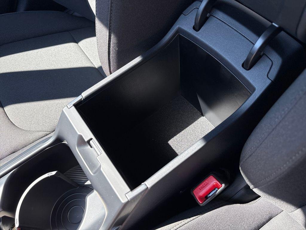 New 2026 Snow White Pearl Kia LXS image 23