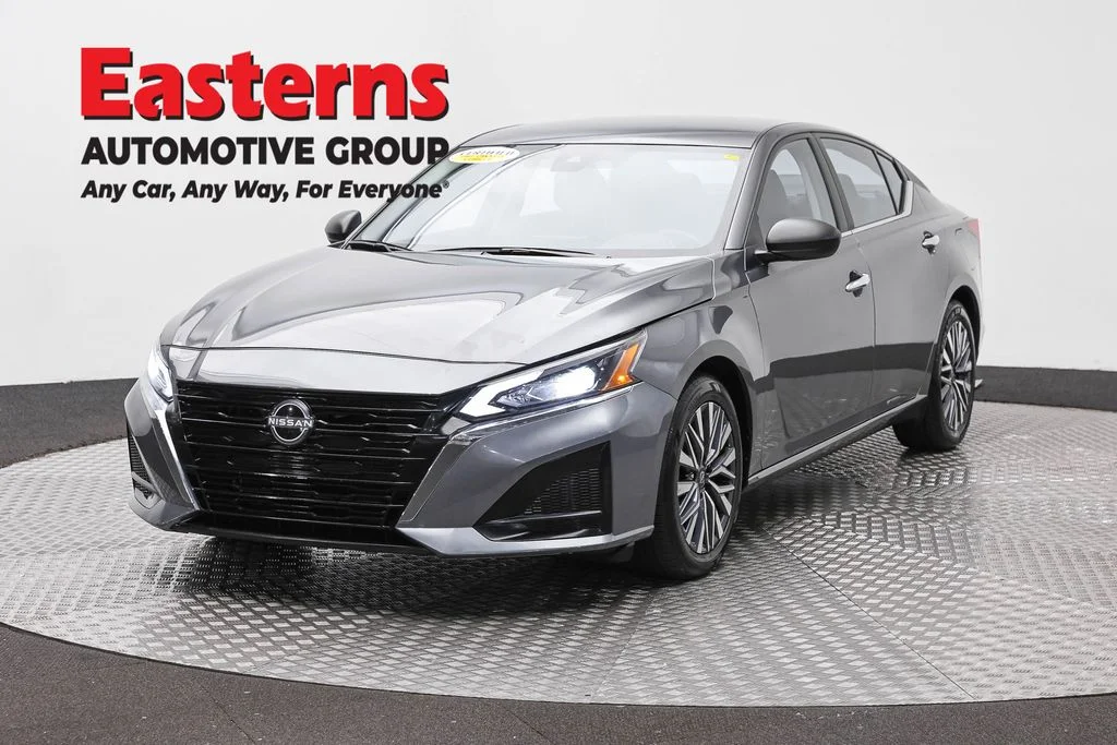Used 2025 Gray Nissan 2.5 SV image 1