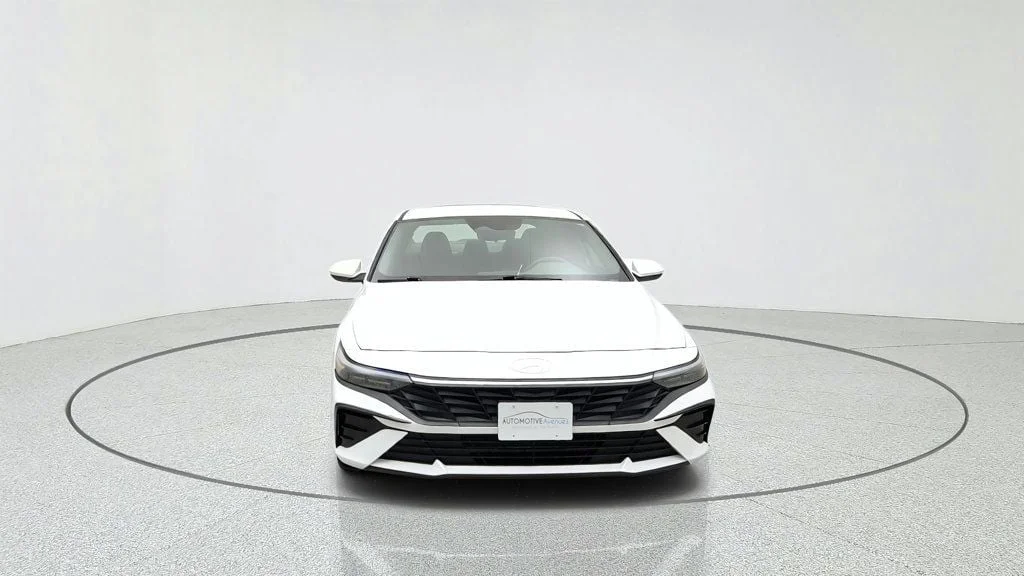 Used 2024 Serenity White Hyundai SE IVT image 2