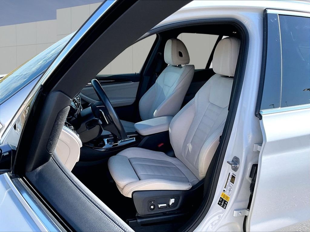 Used 2019 White BMW xDrive30i image 5