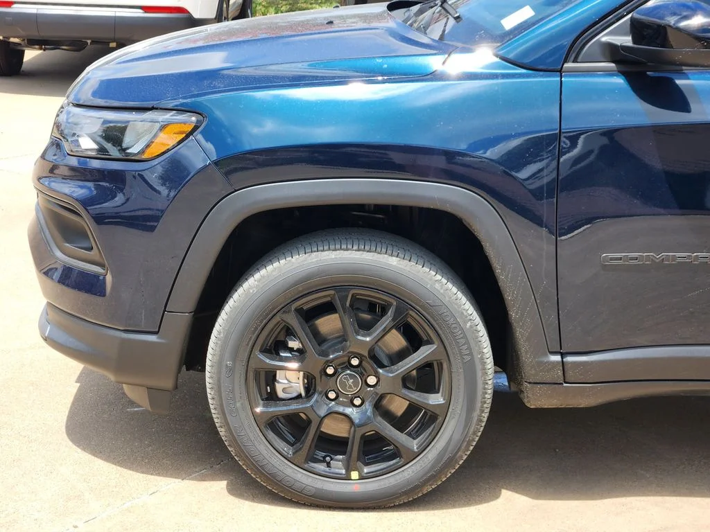 New 2026 Fathom Blue Pearl Coat Jeep Latitude image 6