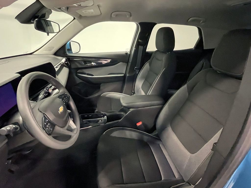 Used 2025 Marina Blue Metallic Chevrolet LT image 3