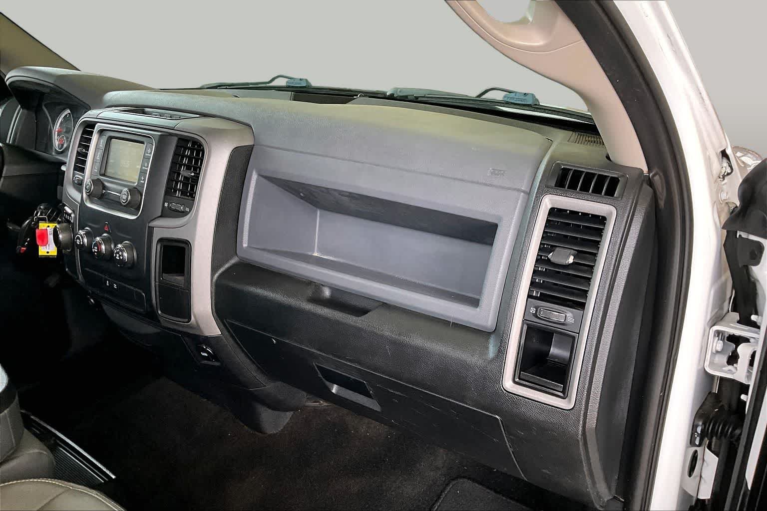Used 2015 Bright White Clearcoat Ram Express image 17