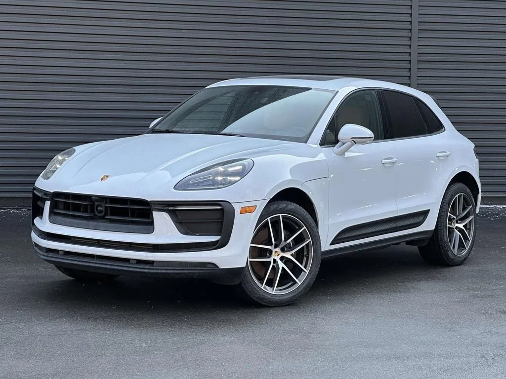 2025 Porsche Macan T's photo