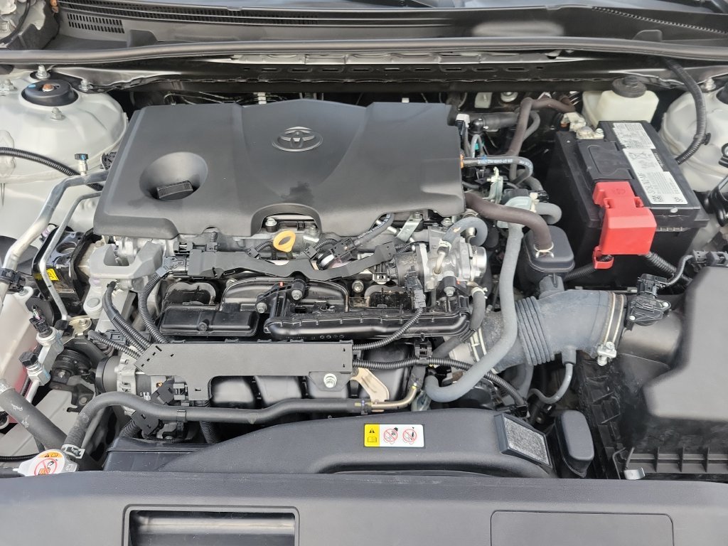 Used 2022 White Toyota SE image 32