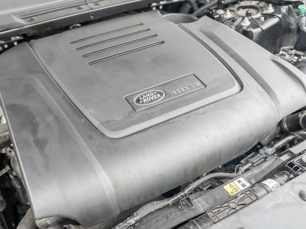 Used 2024  Land Rover S image 33