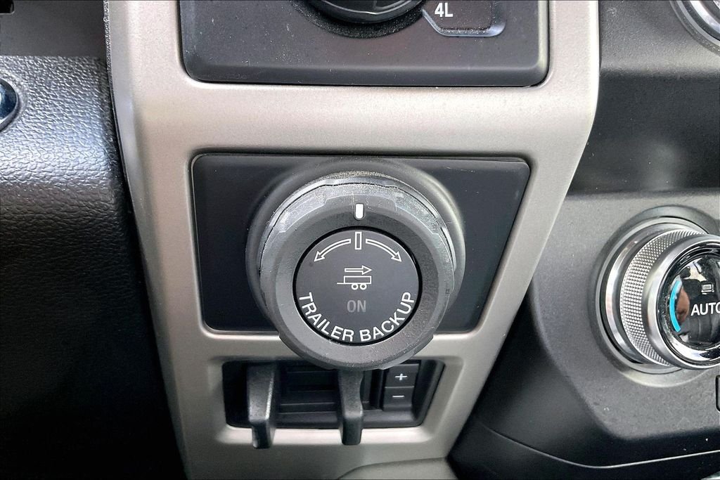 Used 2020 Magnetic Metallic Ford Lariat image 26