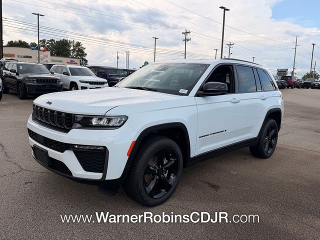 New 2026 Bright White Clear-Coat Exterior Paint Jeep Limited image 3