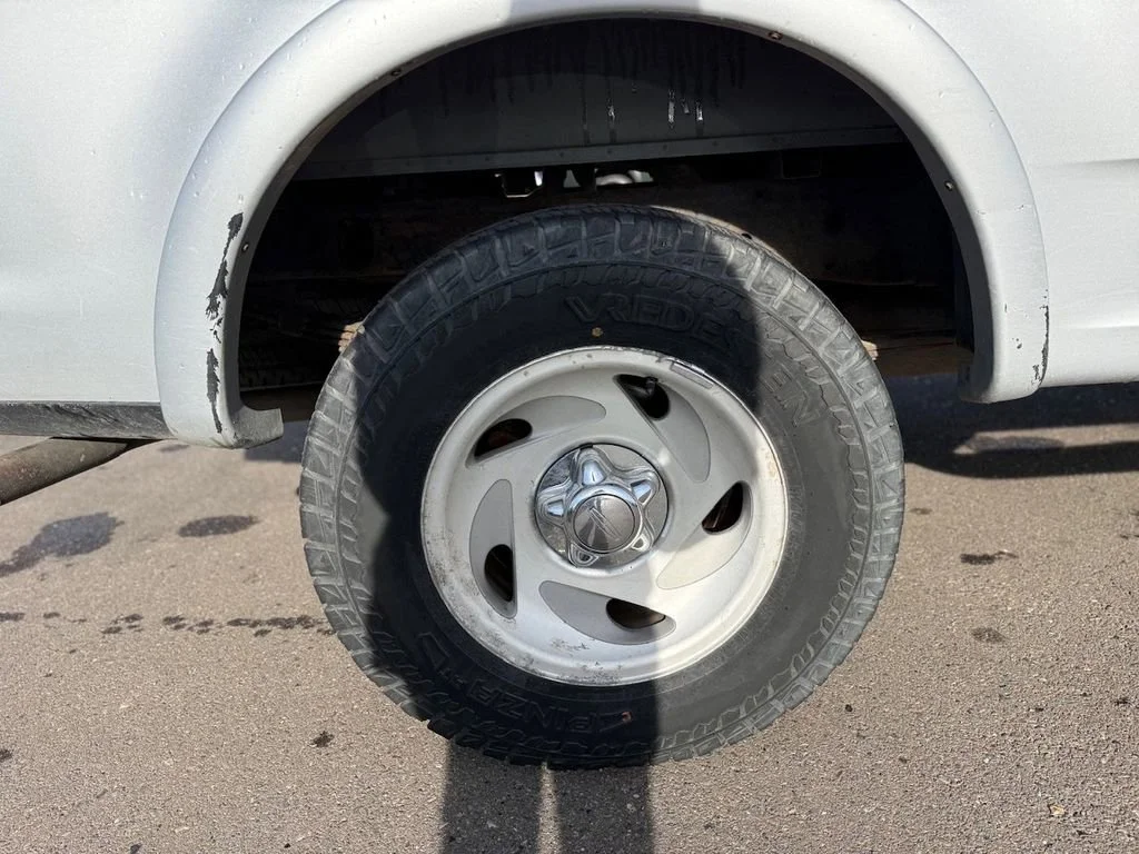 Used 2002  Ford King Ranch image 51