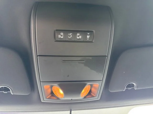 Used 2018 Gray Dodge SXT image 21